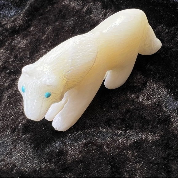 CLIVE HUSTITO CARVED ALBINO MOUNTAIN LION MARBLE TURQUOISE FETISH SIGNED - Picture 3 of 8